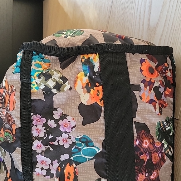 LeSportsac Deluxe Large Weekender with matching pouch - Picture 8 of 10